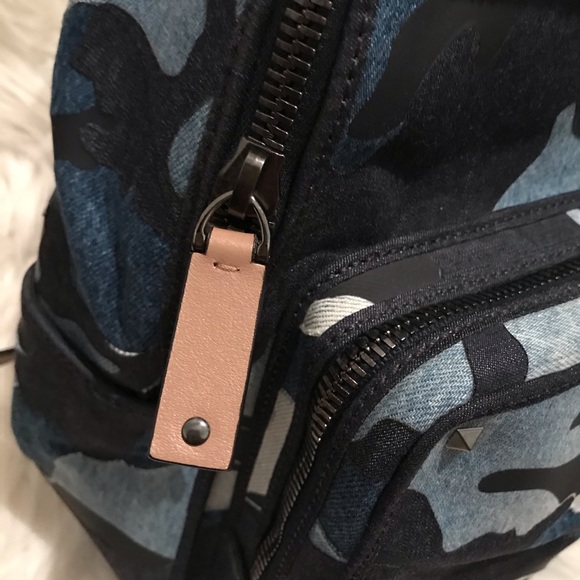 Valentino - Picture 2 of 10